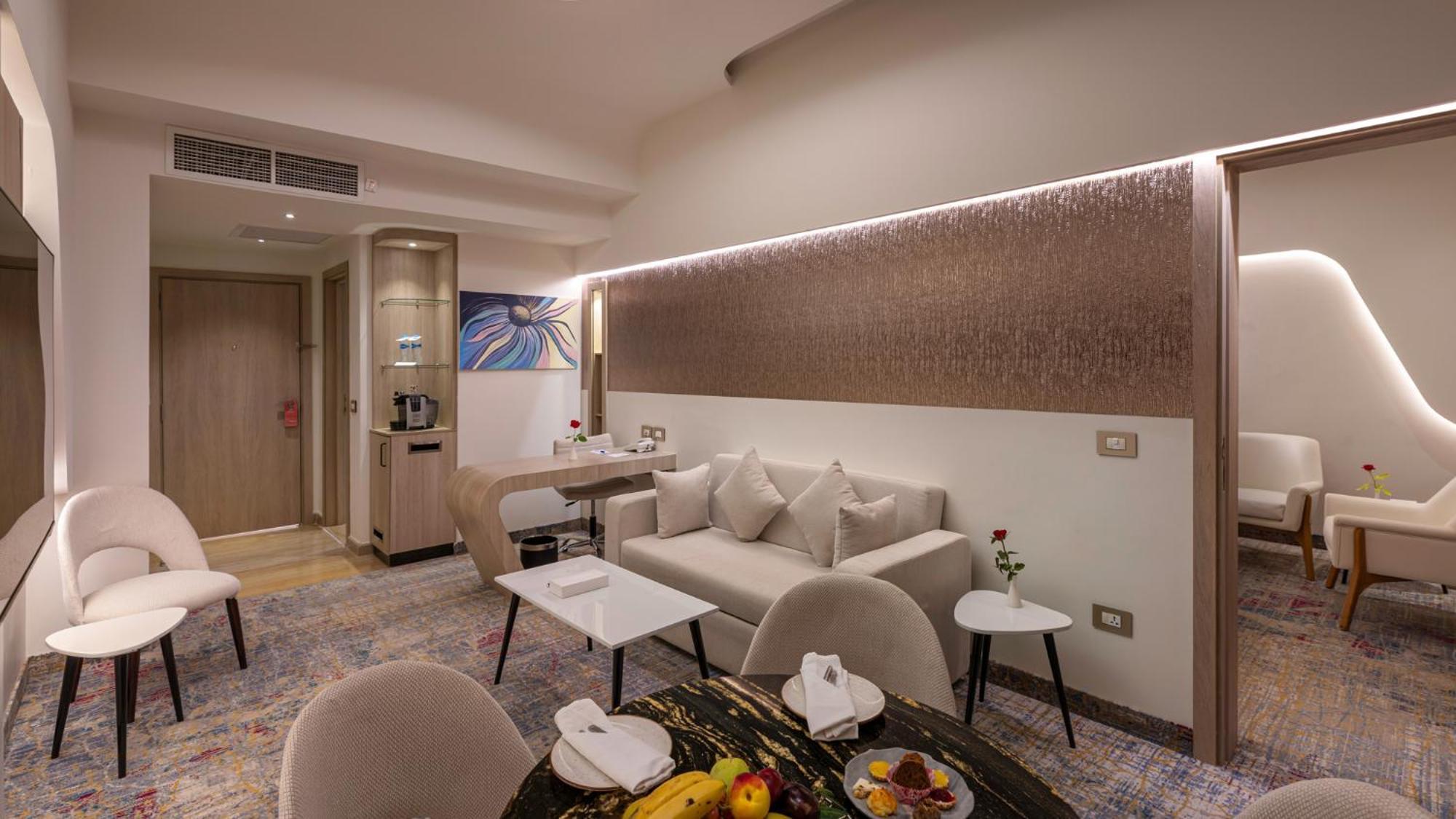 Mirage Hotel & Conference Center 亚历山大港 外观 照片 A suite at the hotel